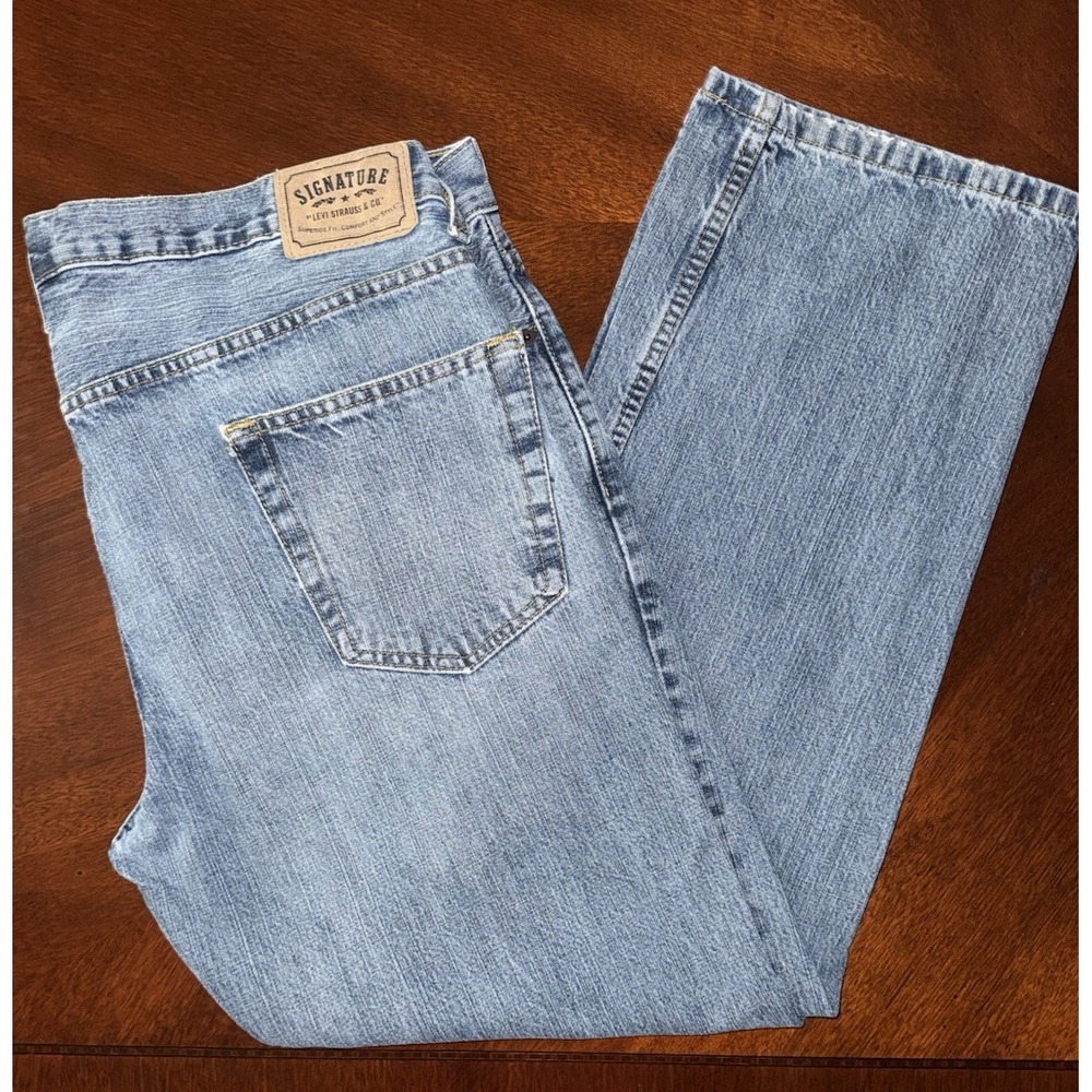 Signature Levi Strauss Mens Straight Leg Jeans Size 36x30 Dark Wash‎ Very Soft